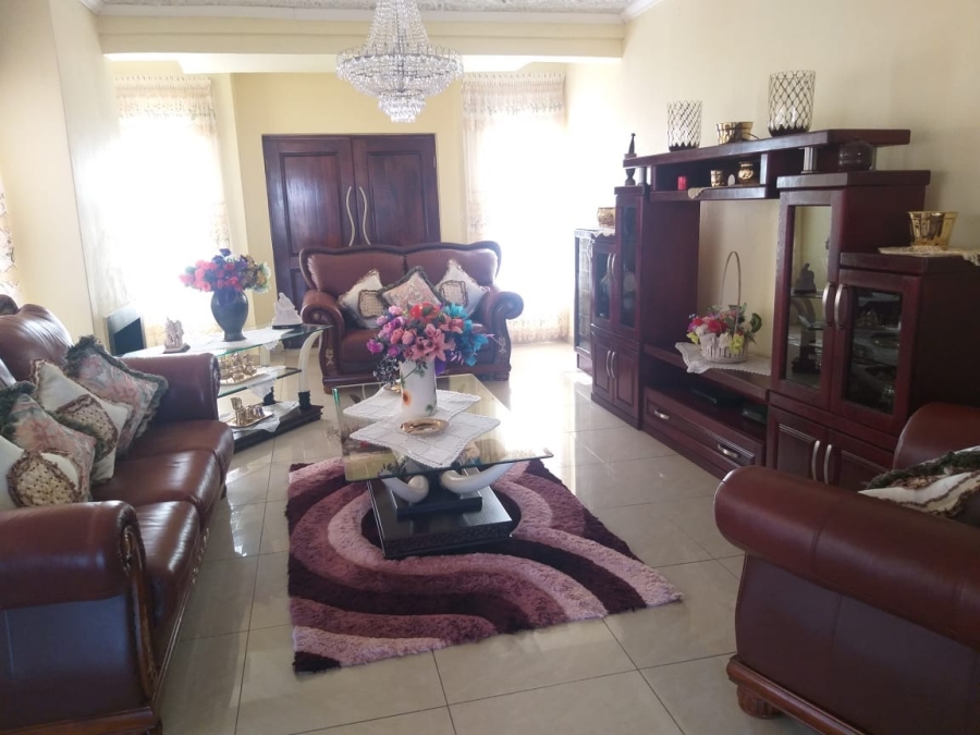 To Let 5 Bedroom Property for Rent in Grimbeeck Park North West